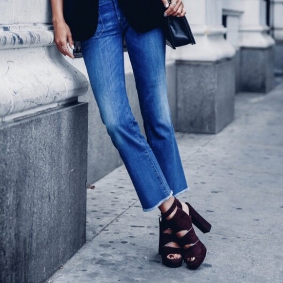 Stuart Weitzman black suede Slits platform heel sandals - size 8 - Picture 3 of 8